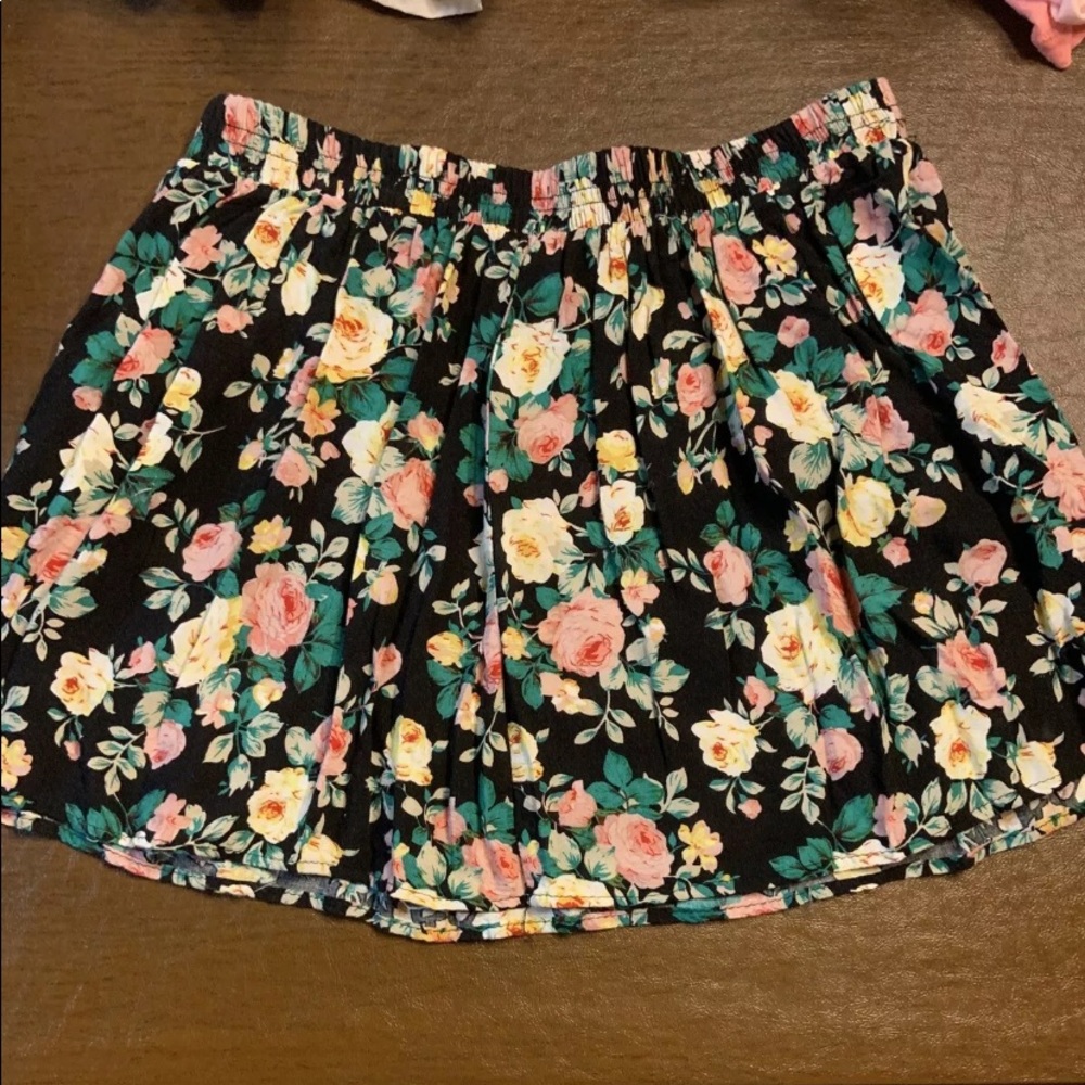 Wet Seal Small Black Floral Mini Skirt